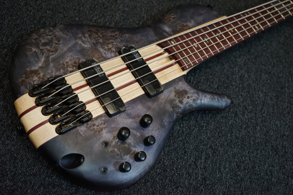 eb_111183_02.jpg