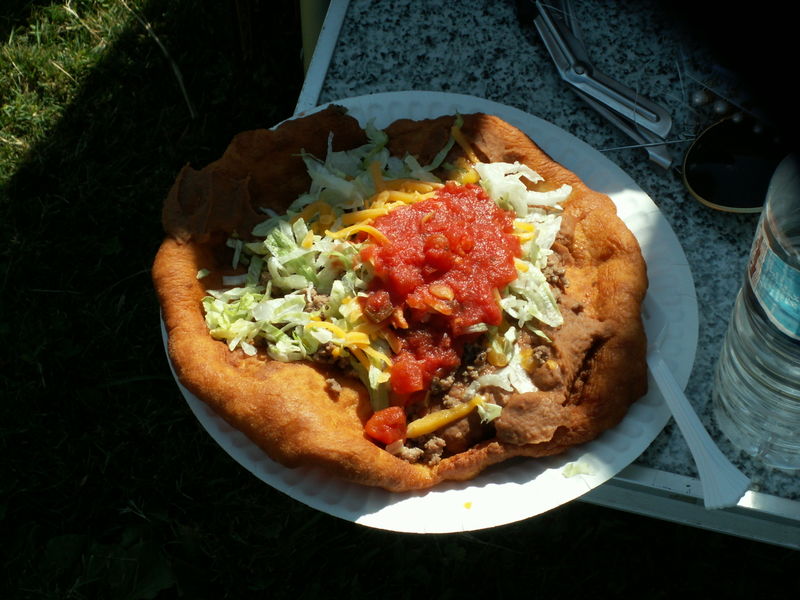 800px-Frybread_taco.jpg