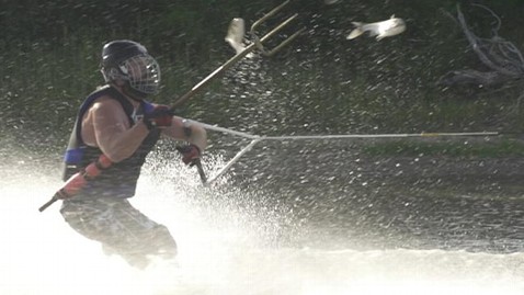 ht_carp_fishing_pitchfork_2_thg_120919_wblog.jpg