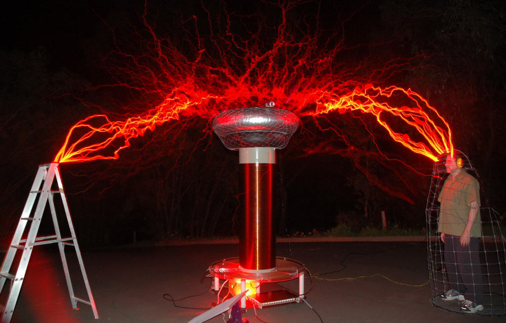 TeslaColorREDBilat00811000.jpg