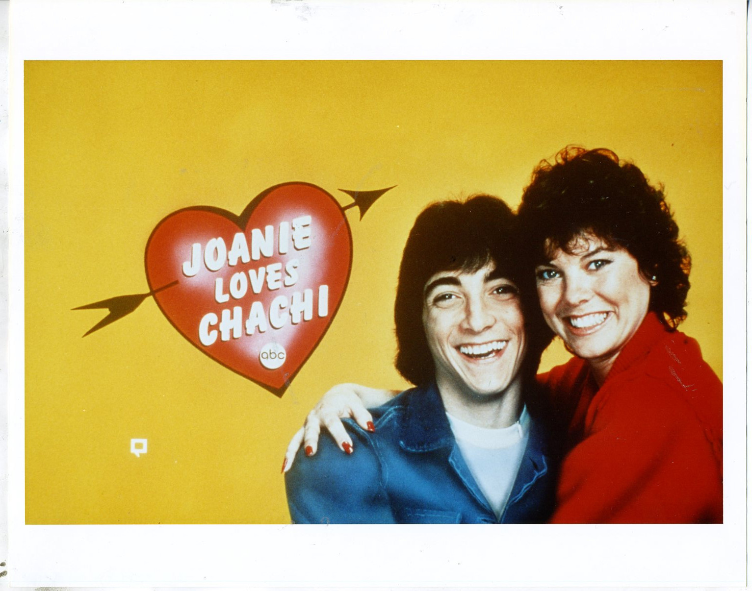 Joanie_Loves_Chachijjghhjhyuyuyu.JPG