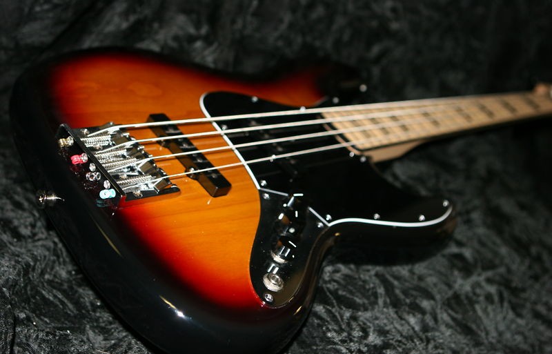 geddy-lee-fender-jazz2.jpg