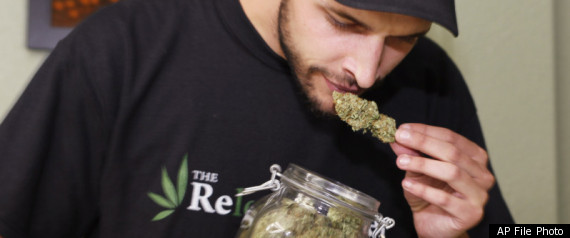 r-MEDICAL-MARIJUANA-DISPENSARY-BANK-STRUGGLE-large570.jpg
