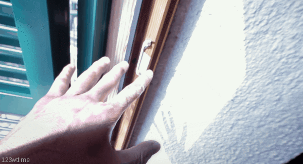 afflicted-14-gif-sun-burn-wtf-saint-pauly.gif