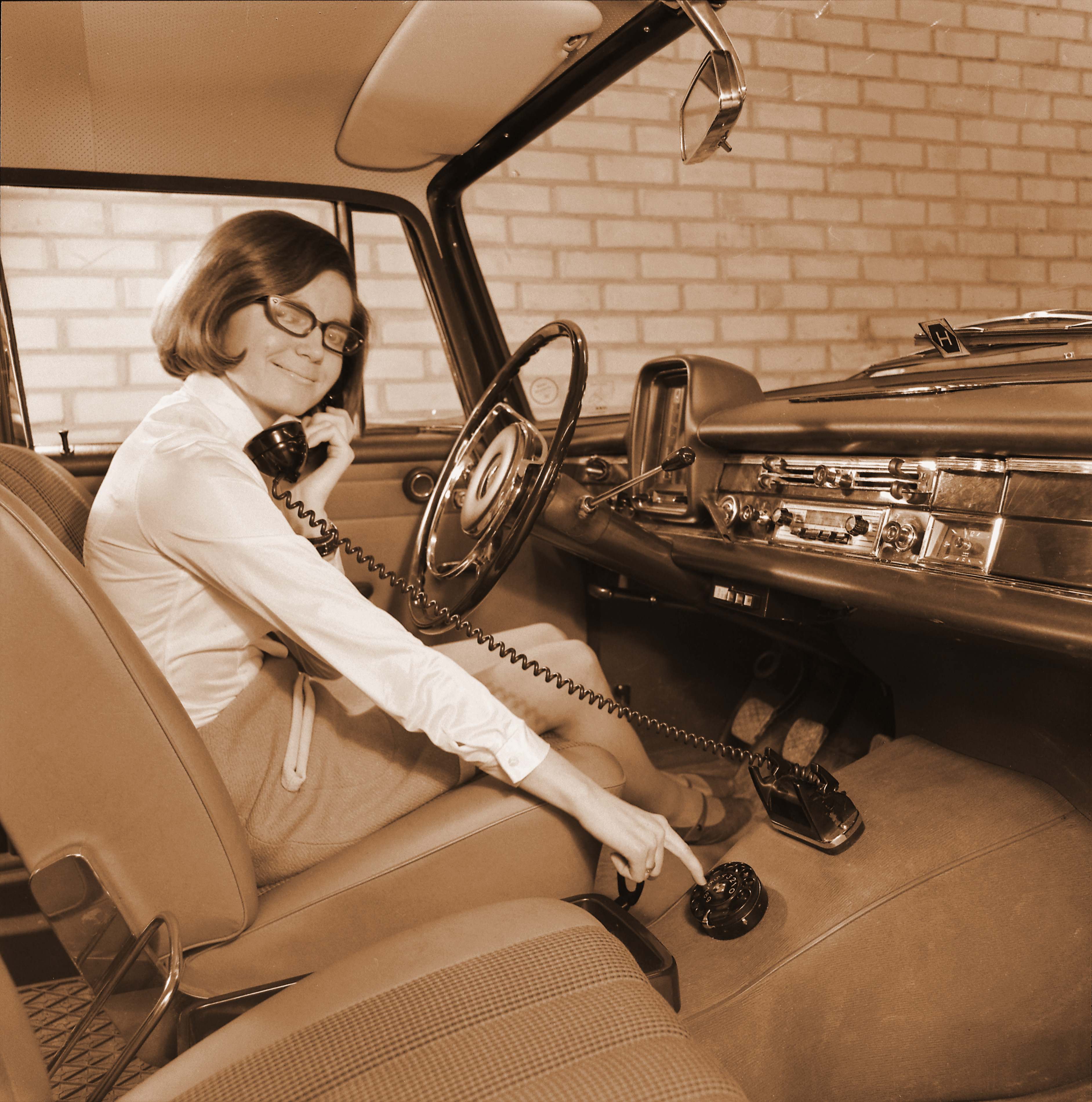 Car-Phone-1.jpg