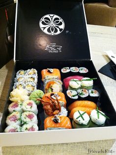 414c19e4443d46545bbc676652c4d4dd--sake-sushi-sushi-box.jpg